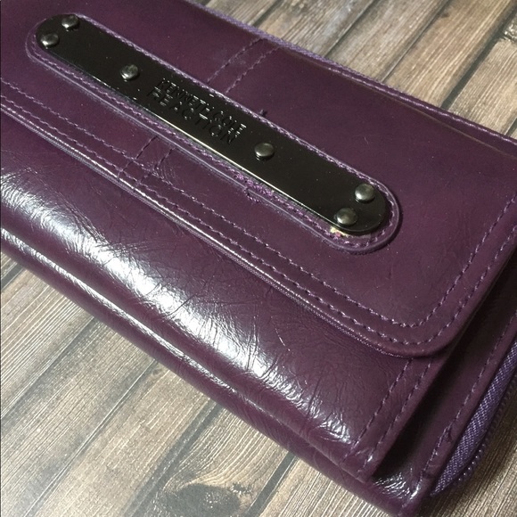 Kenneth Cole Reaction Ladies Wallet - Purple